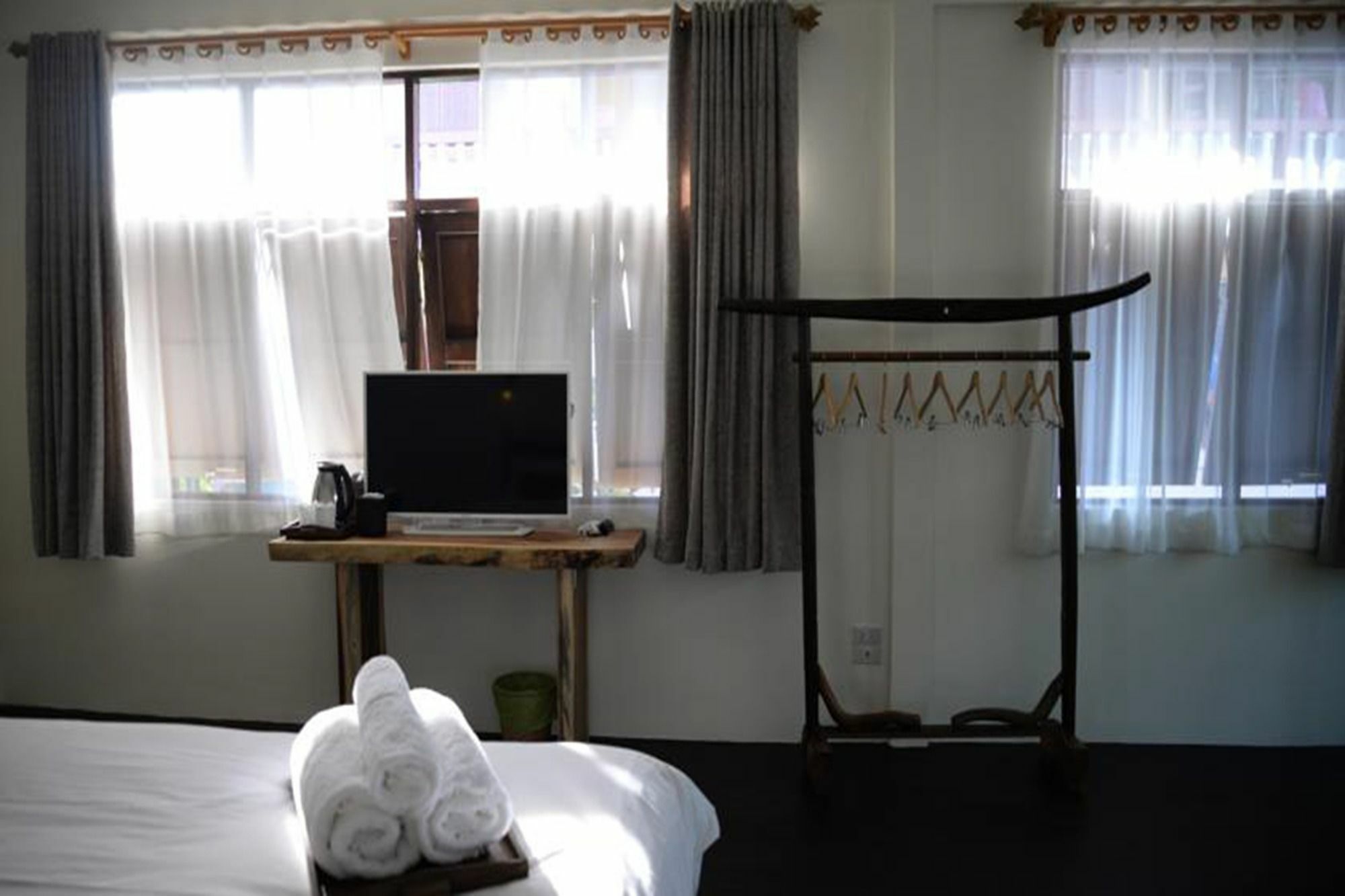 นาวา ศรัญ Hotel เชียงใหม่ ภายนอก รูปภาพ